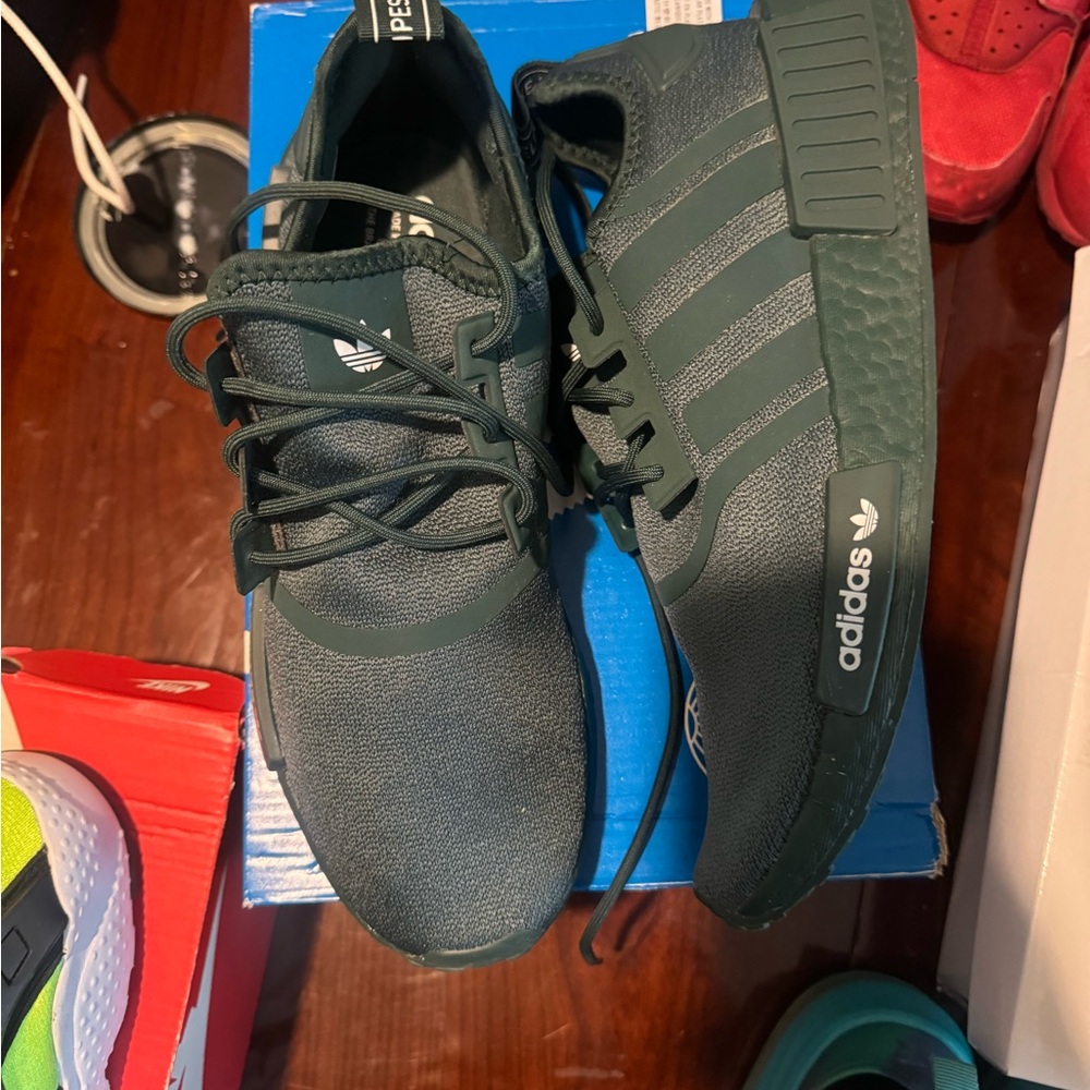 Adidas Green Sneakers Modern Athletic Design